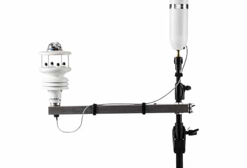 SA 276 – Mast arm with a mounting bracket for a weather station